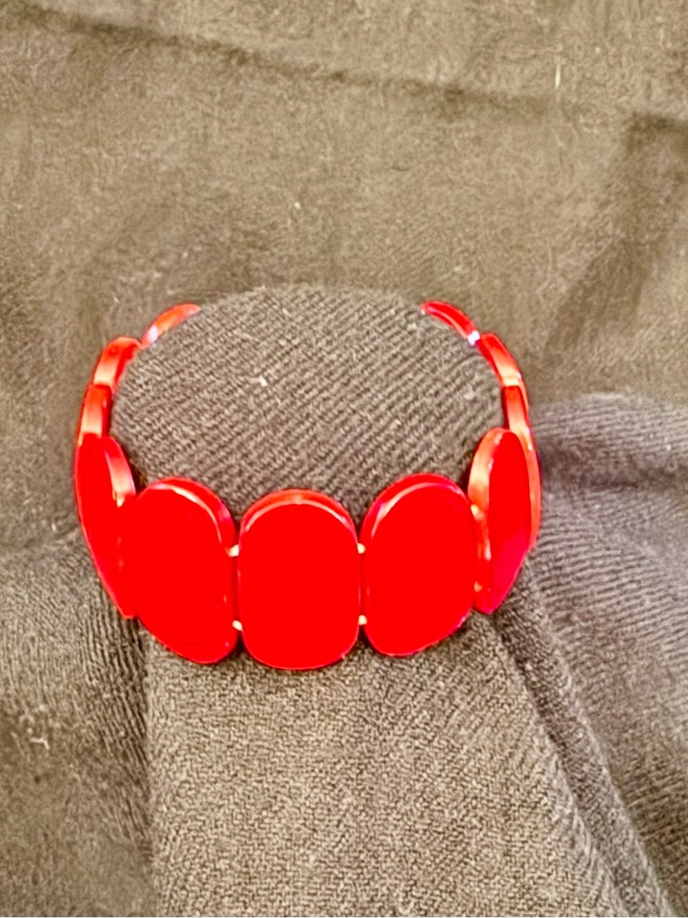 Red Resin Oval Stretch Bracelet - Women Jewelry - Picture 6 of 6